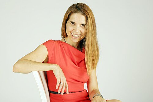 DR. Nuria Oliver